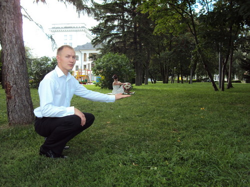 Дюймовочка в руке