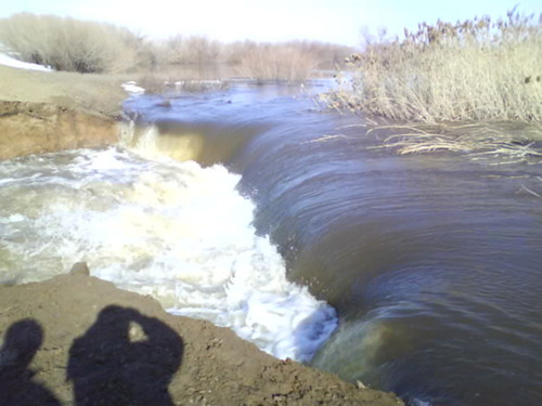 Весенний водопад