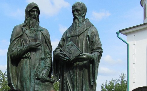 памятник Кириллу и Мефодию. г.Дмитров