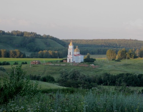 "Востанавливающаяся Васильевская церковь в Стерлибашевском районе"