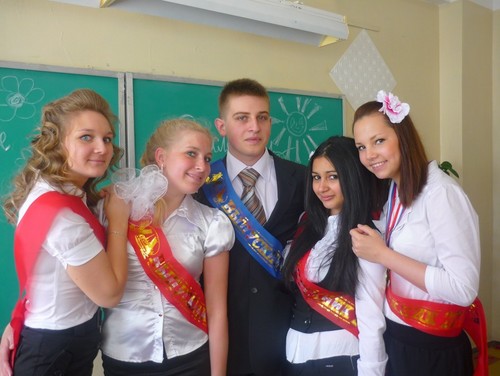 Выпускники)