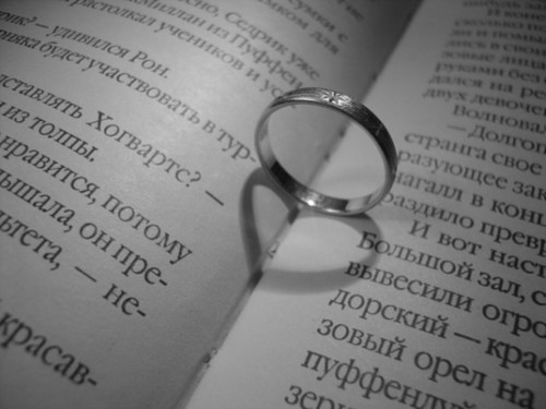 тень